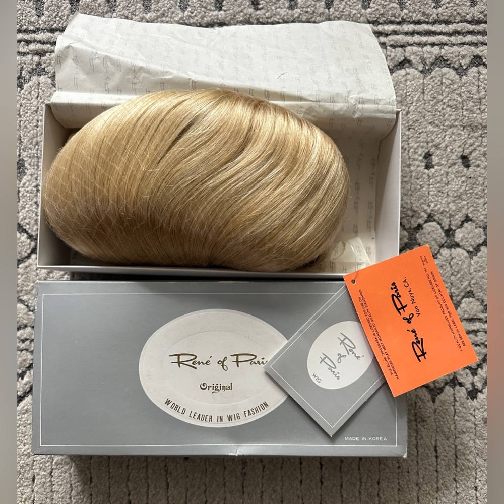 Vintage RENE OF PARIS WIG CHRISY Candy Blonde 3601 Fashion Wig.‎